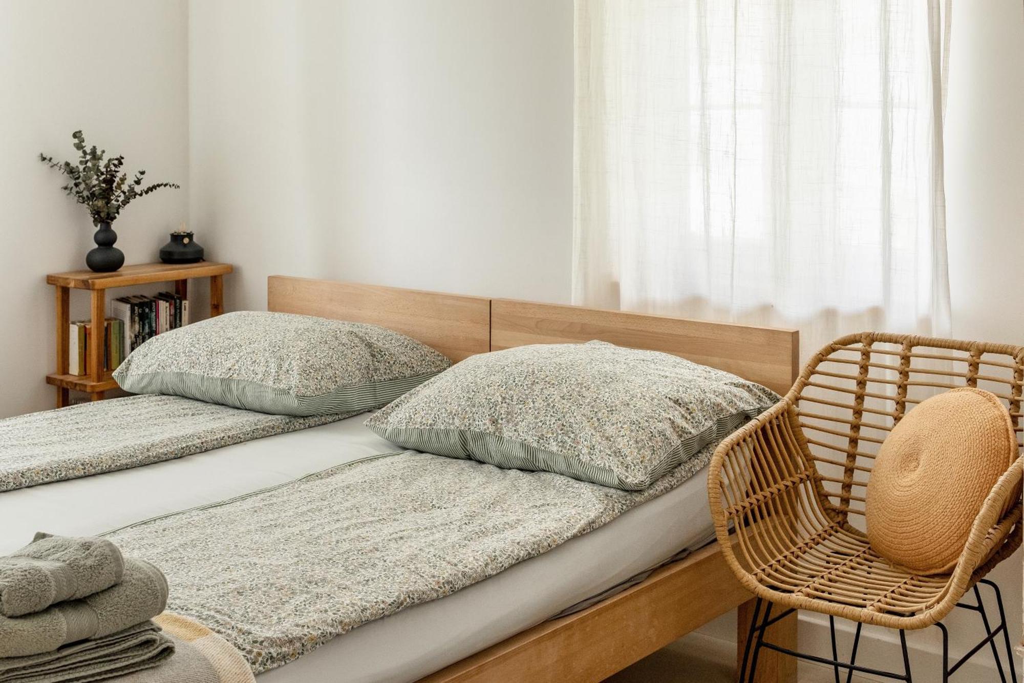 Pradziadka I Jurty Na Wodzie Apartment Pokrowka